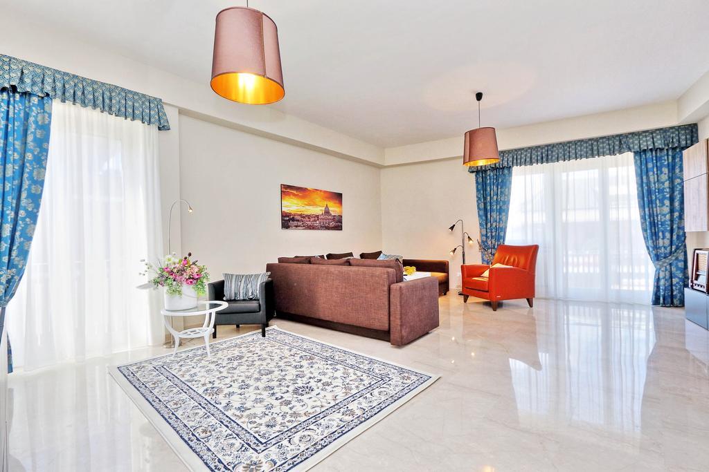 Oksana'S Bernadette Apartment Rome Exterior photo